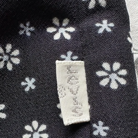 Levi’s Camila Schoolyard Daisy Caviar Tie-Back Cami Top Large ptp19 - Picture 5 of 6